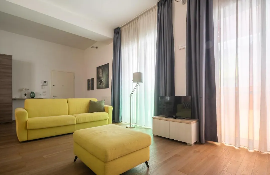 Centrale Mazzoni Apartments R&R-1